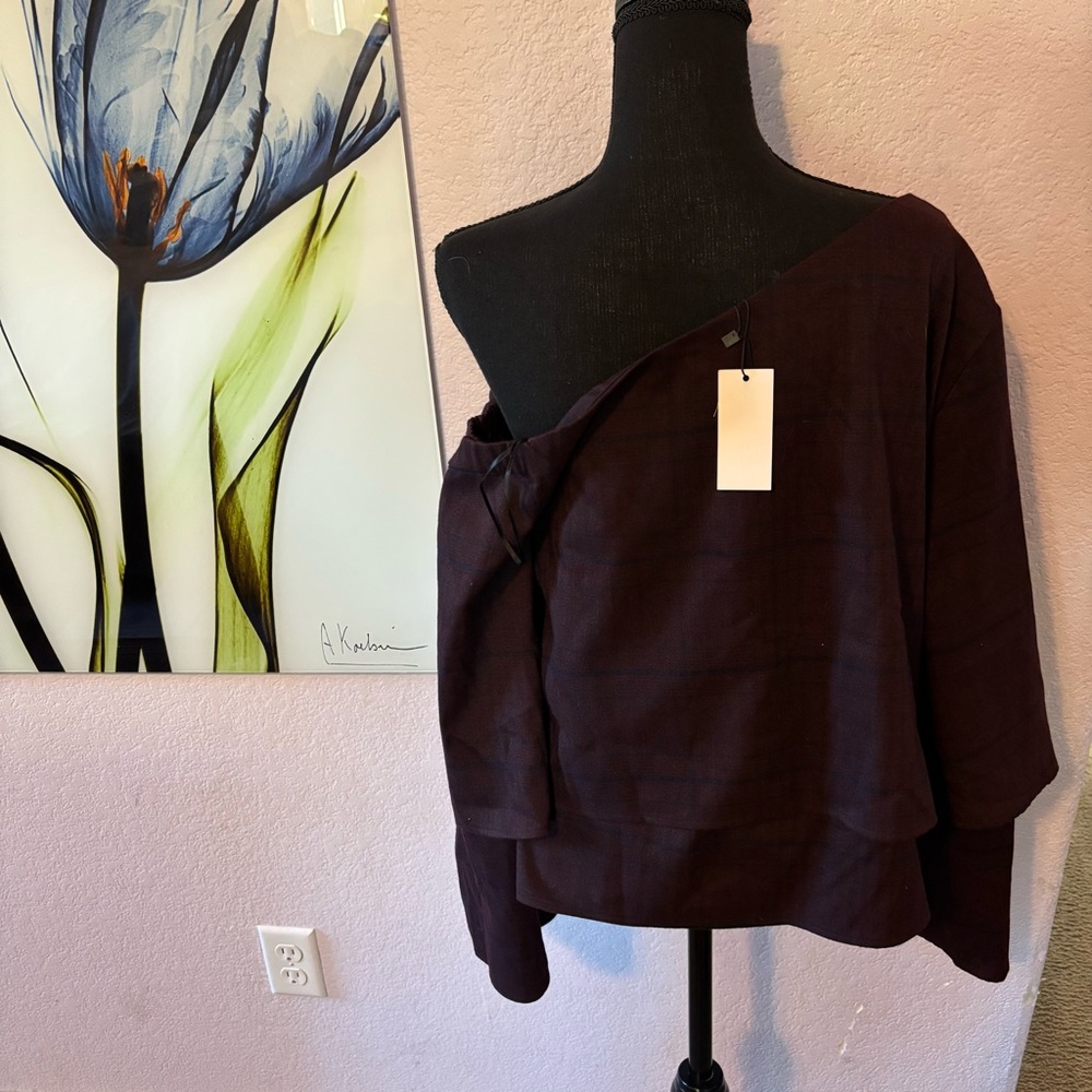 New shirt size large - Picture 4 of 6